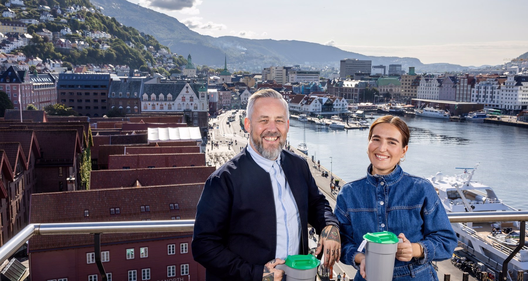 Programlederne Adelina og Tarjei gleder seg